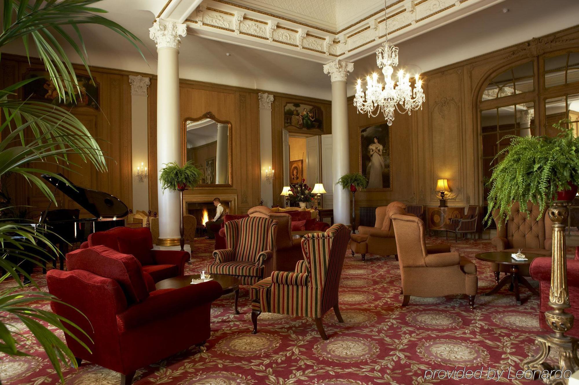 Luton Hoo Hotel, Golf And Spa Εσωτερικό φωτογραφία The lobby of the Hotel de la Paix