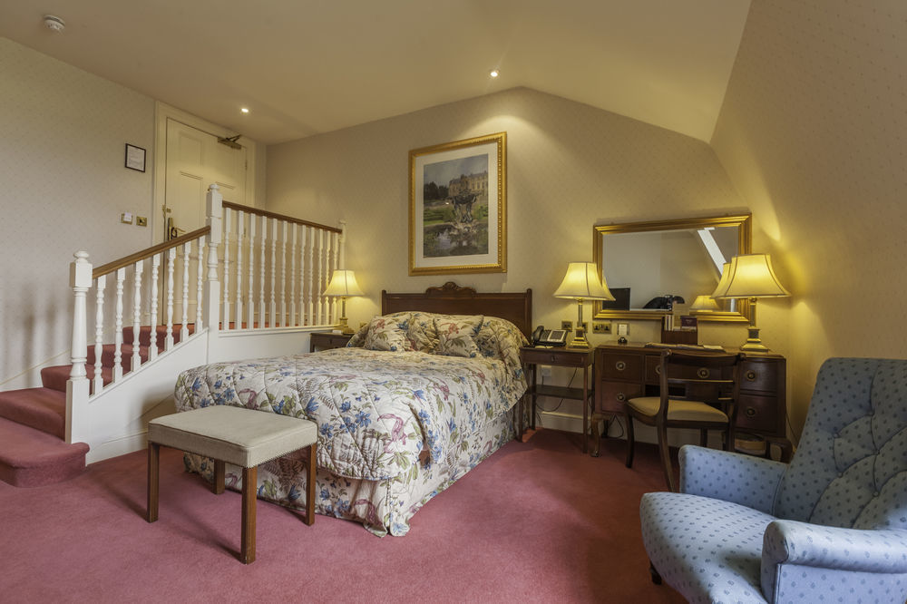 Luton Hoo Hotel, Golf And Spa Εξωτερικό φωτογραφία A bedroom at the hotel