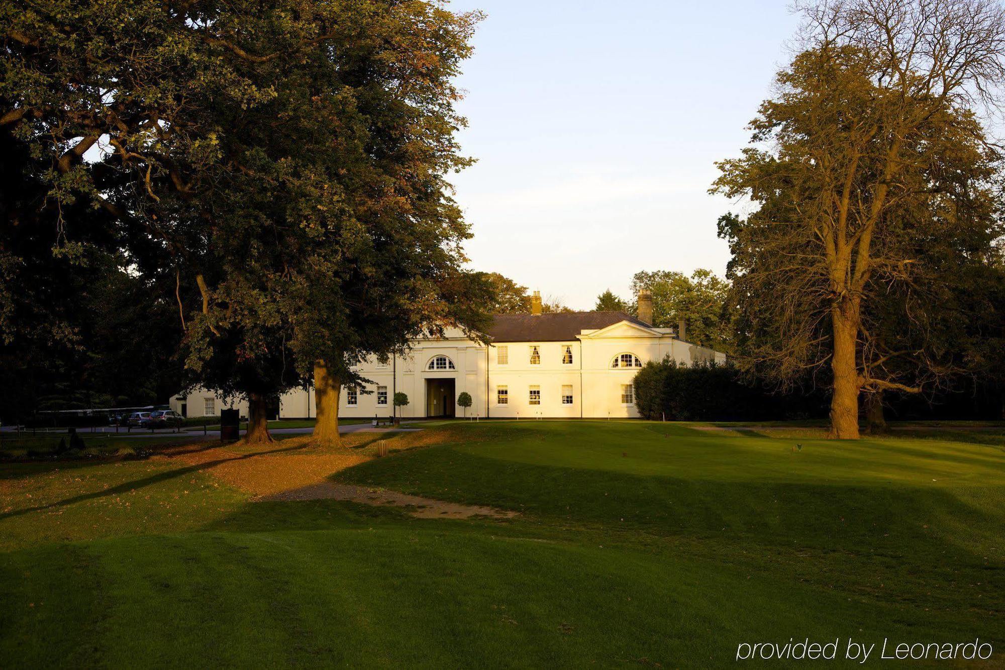 Luton Hoo Hotel, Golf And Spa Εξωτερικό φωτογραφία The former stable block at the rear of the house