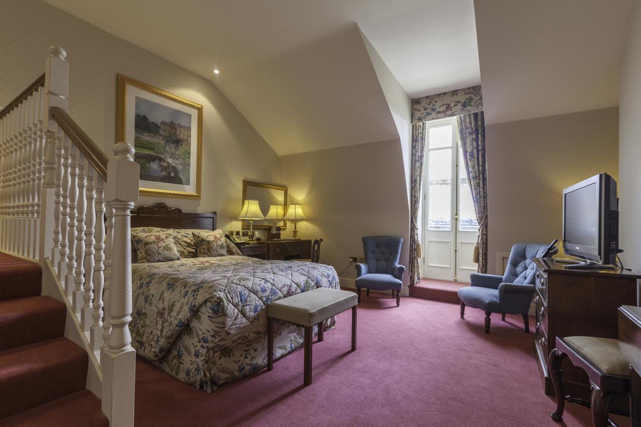 Luton Hoo Hotel, Golf And Spa Εξωτερικό φωτογραφία A bedroom at the hotel